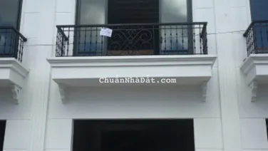 Bán nhà 1 trệt 1 lầu mặt tiền chợ Thới Lai mới