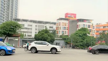 Bán Nhà mặt phố Kim Mã 33m2 MT 3,5m vị trí KD tốt, giá 16 tỷ. LH 0349157982.