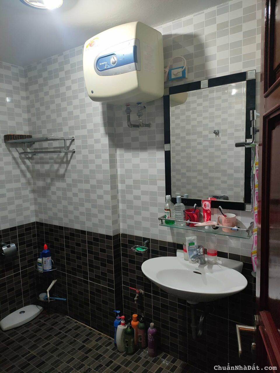 BÁN NHÀ MẶT PHỐ HOÀNG HOA THÁM-BA ĐÌNH. DT120M, 4T, MT6.8M. GIÁ 24.8 TỶ.