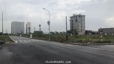 Bán lô Thôn Vàng, trung tâm Bích Động, Việt Yên, 98,8m2 giá tốt.