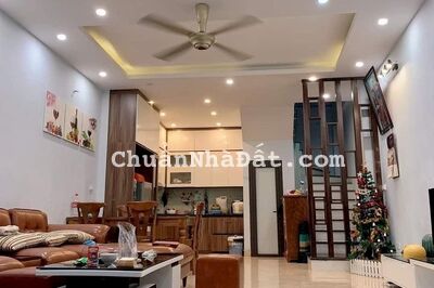 Bán nhà xây mới tại ngõ 364 Minh Khai sau lưng nhà mặt phố, view CC Green Pearl