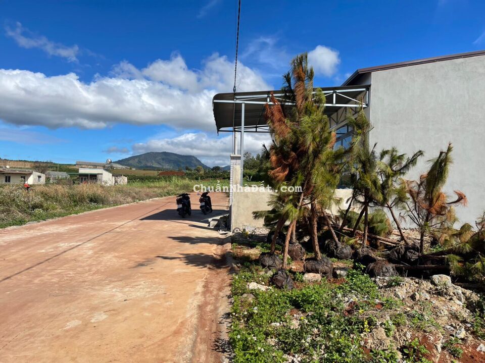 Bán 6x20m sẵn 100m2 thổ cư cách sân bay Liên Khương 7km tại Đạ Ròn, Đơn Dương 900tr