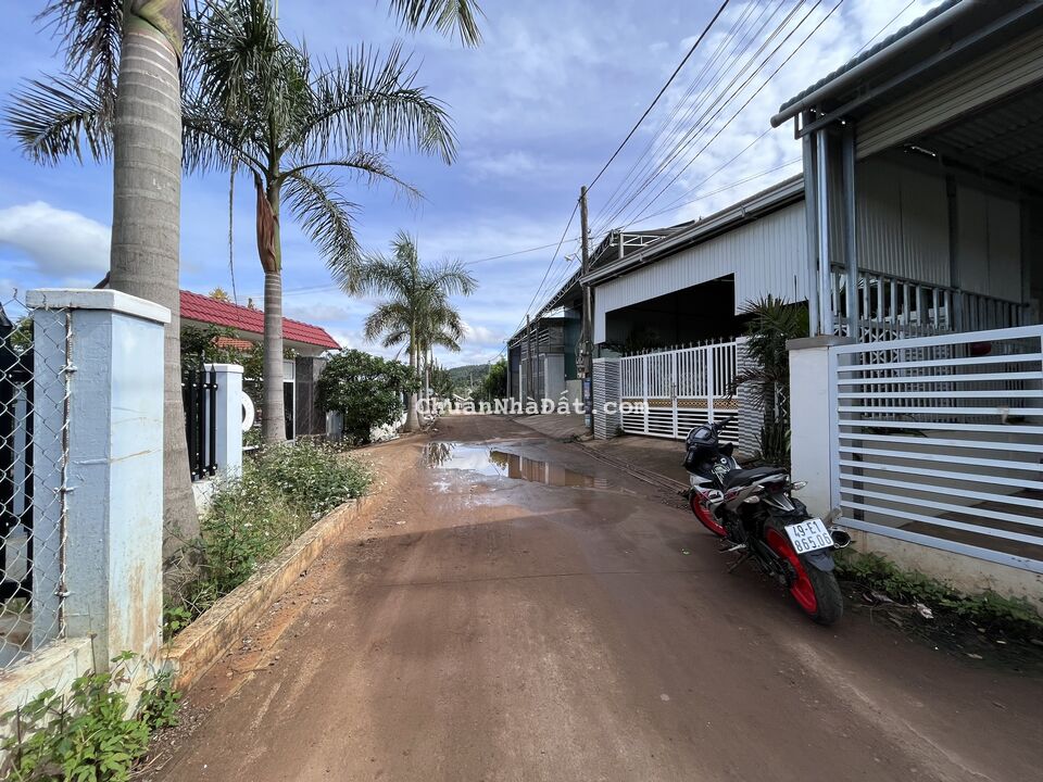 Bán gấp đất + nhà tại trung tâm Hiệp Thạnh, Đức Trọng chỉ 2.2 tỷ