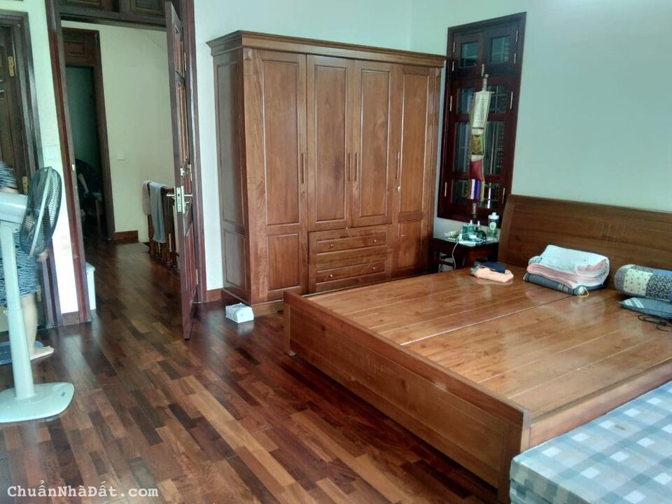 Nhà đẹp Nguyễn Trãi ở ngay,full nội thất DT70m x MT4m chỉ 5 tỷ 600 triệu. Liên hệ 0982768086