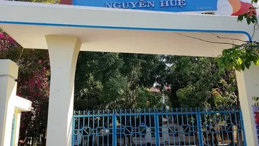 Lô Hoa Hậu gần trường Nguyễn Huệ và nhà đang xây Megacity KonTum mặt tiền Hùng Vương giá 870 triệu