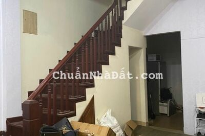 Cho thuê nhà riêng tại Thanh Xuân , DT 50m x 4.5 tầng , MT 4m oto đỗ cửa  giá 17tr/tháng