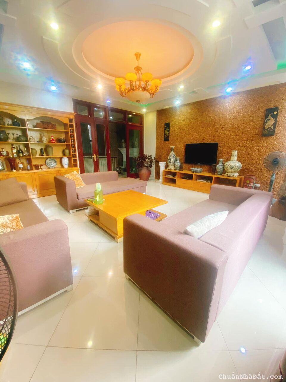 Nhà mặt phố hai thoáng ôtô ở ngay Trường Chinh 55m2, giá 13 tỷ.