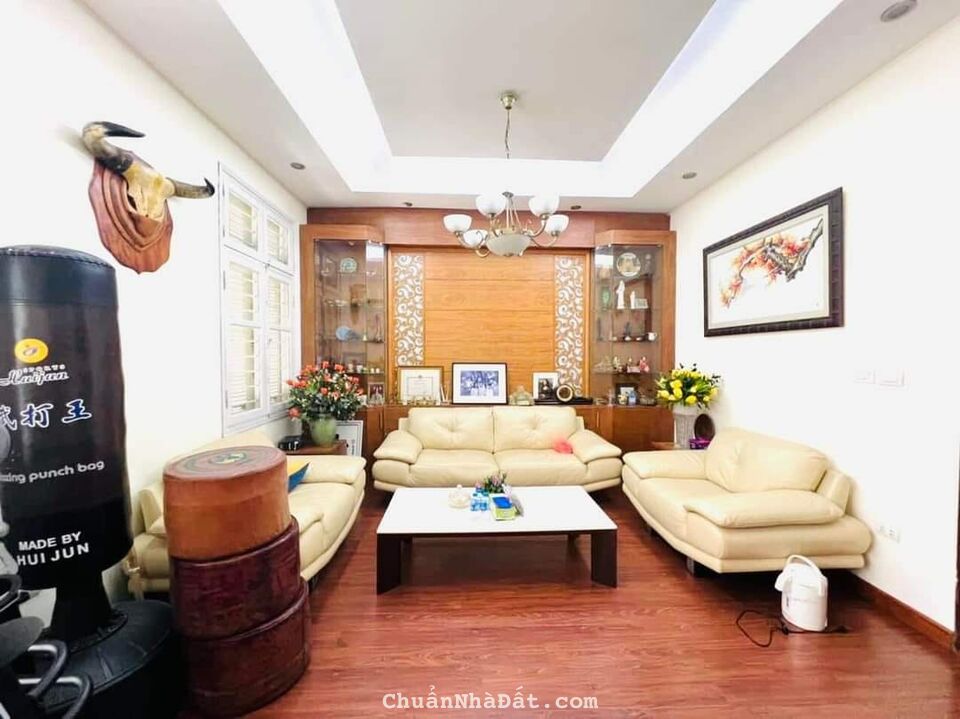 Nhà đẹp Hoang Ngân ở ngay 38m2 x 7 tầng thang máy, ô tô đỗ cửa 0354 555 196