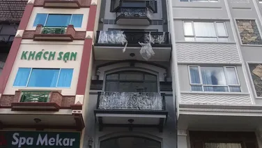 Cho Thuê Khách Sạn ngay cạnh chợ Bến Thành, 25 phòng, full nội thất, mới 100%, giá chỉ 288 triệu/th