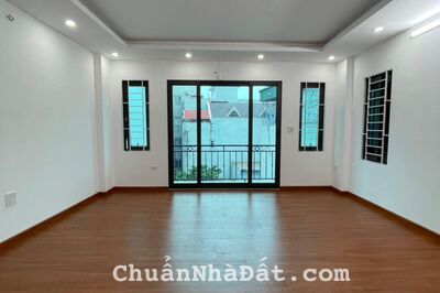 Bán nhà Nguyễn Khang 38m2 , X4 , giá 3.99 tỷ - hàng hiếm , sổ đỏ đẹp sẵn sàng giao dịch