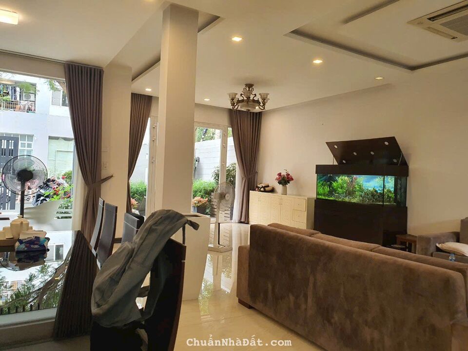 Bán biệt thự mặt tiền đường lớn khu dân cư Tấn Trường, Phú Thuận, Quận 7.