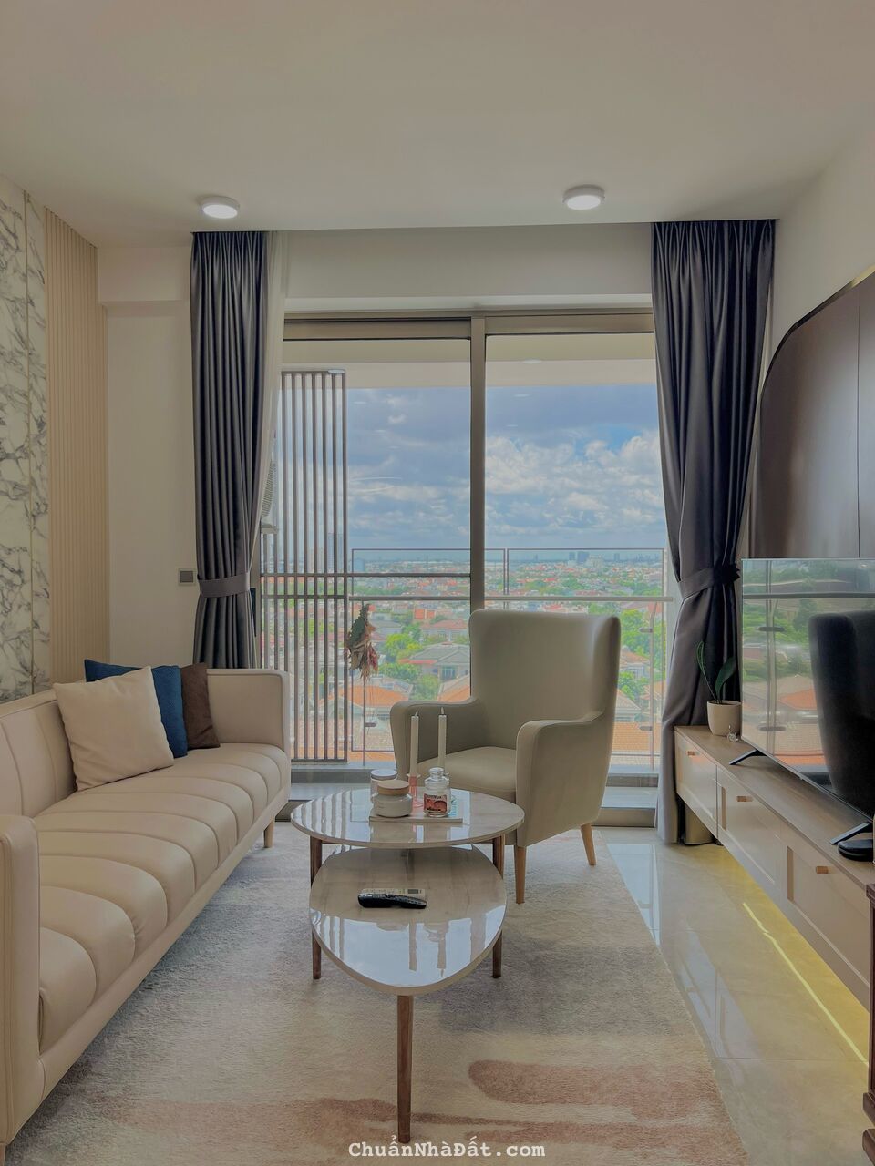 Cho thuê CC cao cấp Midtown The Pank M8, Phú Mỹ Hưng, 2PN nội thất cao cấp