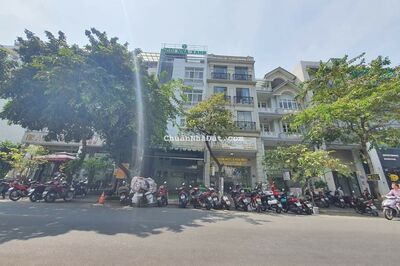Bán nhà phố Đường Cao Triều Phát, Phú Mỹ Hưng, 6*18.5m2,9PN, thang máy