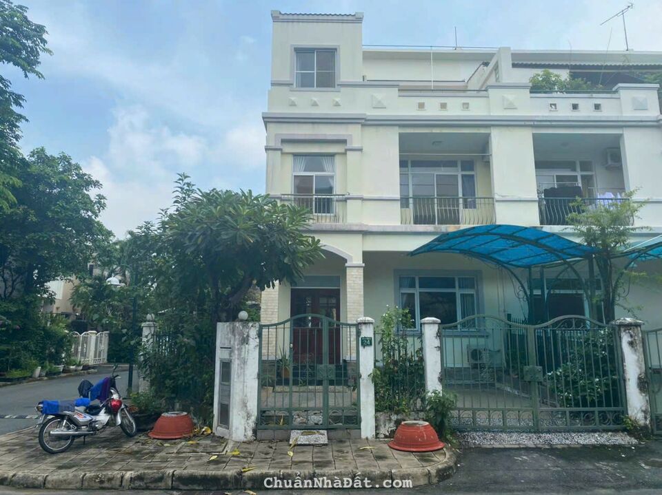Cho thuê biệt thự căn góc Hưng Thái, Phú Mỹ Hưng, giá 38 triệu