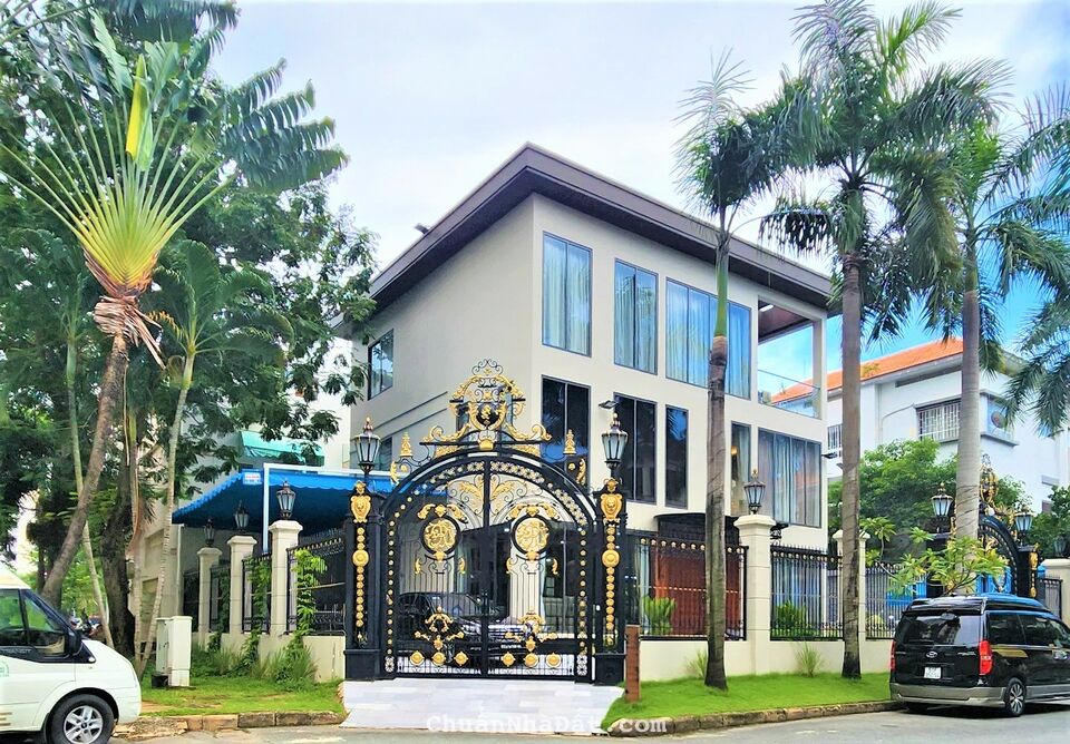 Cho thuê villa Phú Mỹ Hưng nhà đẹp cao cấp 4 phòng ngủ giá 125 triệu