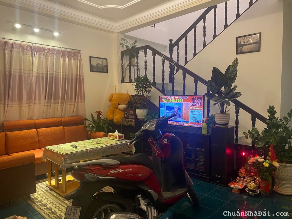 Chính chủ gửi bán căn nhà tại thông thiên học phường 2 hẻm xe máy