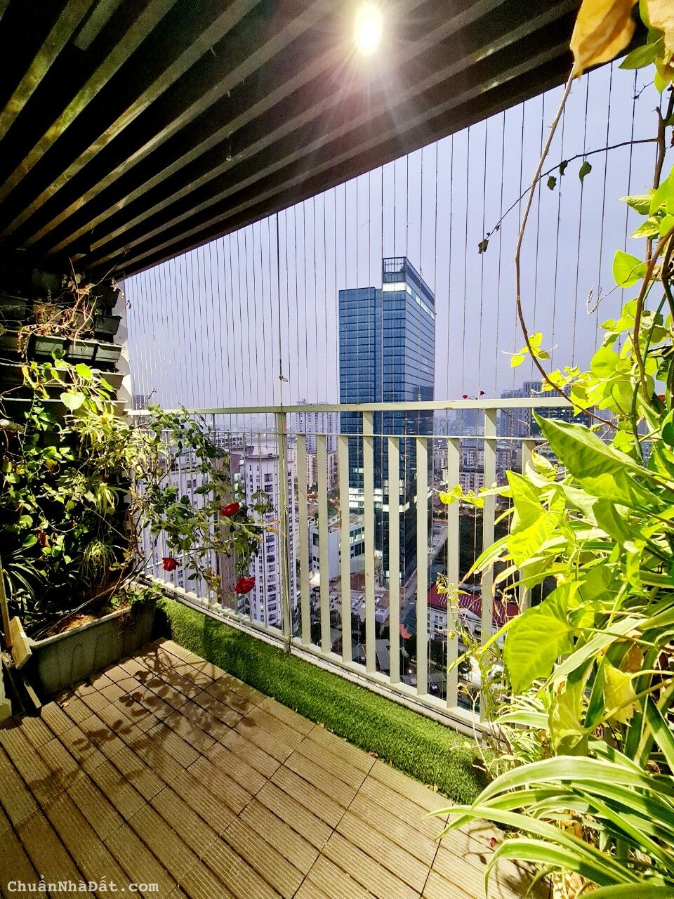 CHCC Central Point 219 Trung Kính, 2 ngủ, 2VS, DT 68m, view thành phố, Slot ô tô, bao phí, 3,5 tỷ