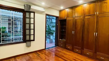 Cực gần phố, KD bất chấp, ô tô tránh, vỉa hè 2 bên, TT quận Cầu Giấy, 45m x 5 tầng, giá 9.3 tỷ