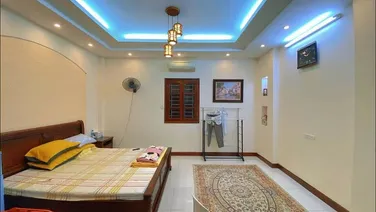 Cực rẻ, xem là chốt, sát phố Mạc Thái Tổ, kinh doanh, ô tô dừng đỗ, 45m2 x 4 tầng, MT 5m, 8.9 tỷ