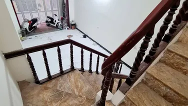 Cho thuê nhà 4 tầng phố Nguyễn Khang, DT 72m, ngõ thông rộng, ô tô vào nhà, giá 16tr/tháng