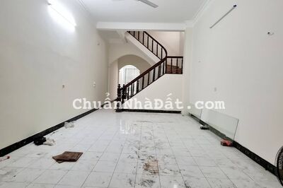 Cho thuê nhà 4 tầng phố Nguyễn Khang, DT 72m, ngõ thông rộng, ô tô vào nhà, giá 16tr/tháng