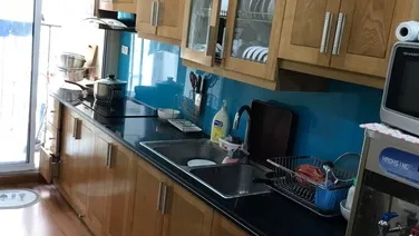 Cho thuê căn chung cư cao cấp Phố Đội Cấn, Liễu Giai. Dt 90m2, 3 ngủ FULL đồ. Chỉ 12.5tr/th