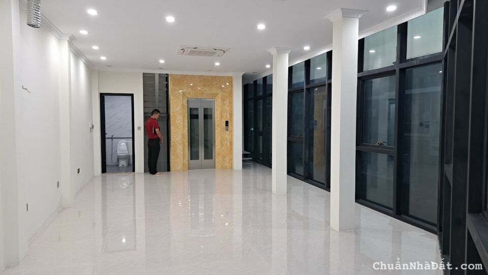 Cho thuê nhà mặt Phố Vĩnh Phúc, Ba Đình. Nhà 2 mặt phố phù hợp làm văn phòng, Spa... Chỉ 35tr