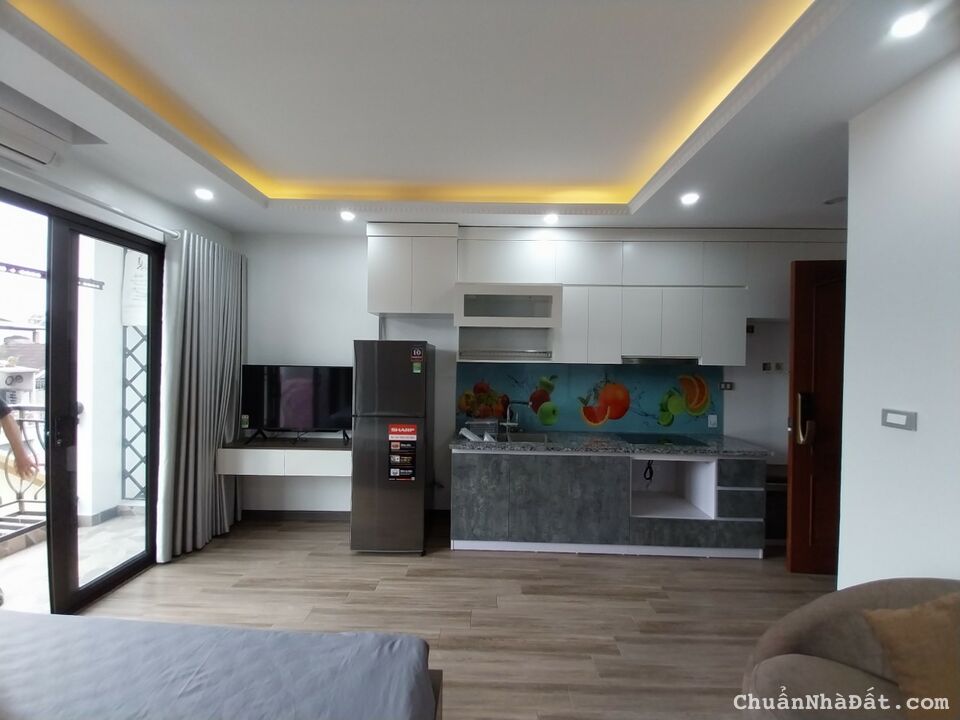 Cho thuê căn hộ dịch vụ full đồ Studio tại Ngõ 193 Trích Sài. Ban công View hồ cực thoáng. Chỉ 7tr