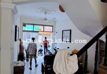 Cho thuê nhà mặt tiền Phố Thụy Khuê. Nhà 2 mặt phố Kinh doanh dòng tiền bất chấp. Chỉ 28tr
