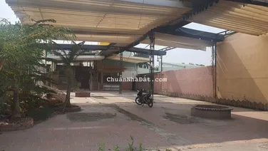 Cần bán 1 bds. Mặt tiền Xa lộ Hà Nội, P. Hiệp Phú, Tp Thủ Đức, với dt đất ~ 700 m²