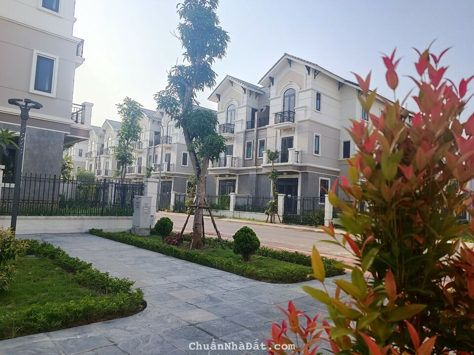 Bán BTSL 135m2 Centa Vsip giá rẻ hơn thị trường 1 tỷ.