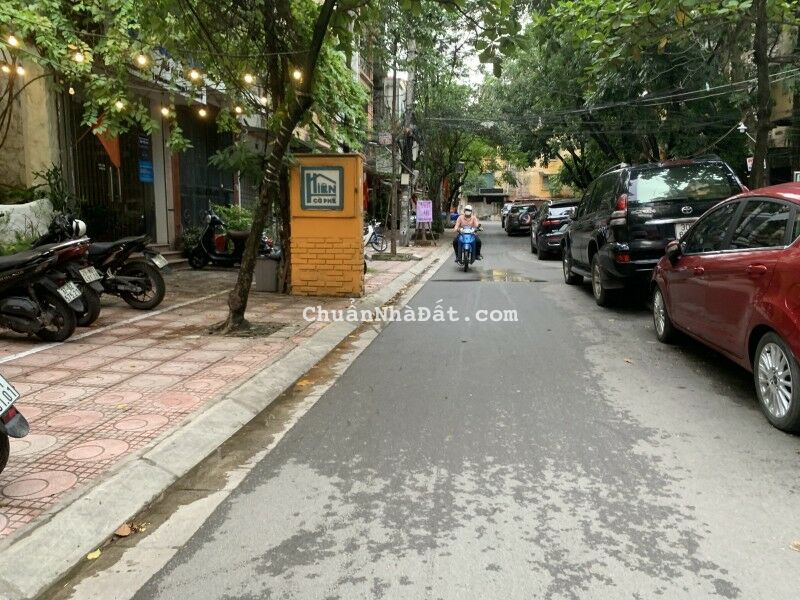 Tòa Building phố Nguyên Hồng! Ô tô tránh - Thang máy - Kinh doanh - Ở sướng, DT rộng 60m2 chỉ 18 tỷ