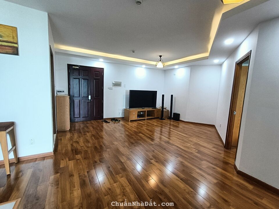 Cần cho thuê CHCC tại 343 Phạm Ngũ Lão Q.1, 107 m2, 2PN, 2 tollet, full nội thất