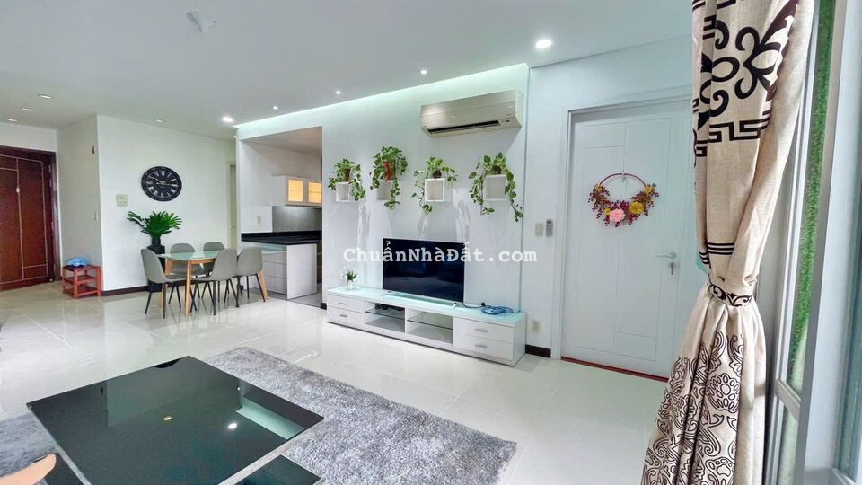 Cho thuê CHCC The Everich 1, Quận 11, 116m2, 2Pn ,2WC, full nội thất