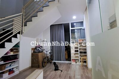 Cho thuê nhà mặt tiền Hoàng Dư Khương, Q.10, DTSD 128m2, 3Pn, 4 tollet