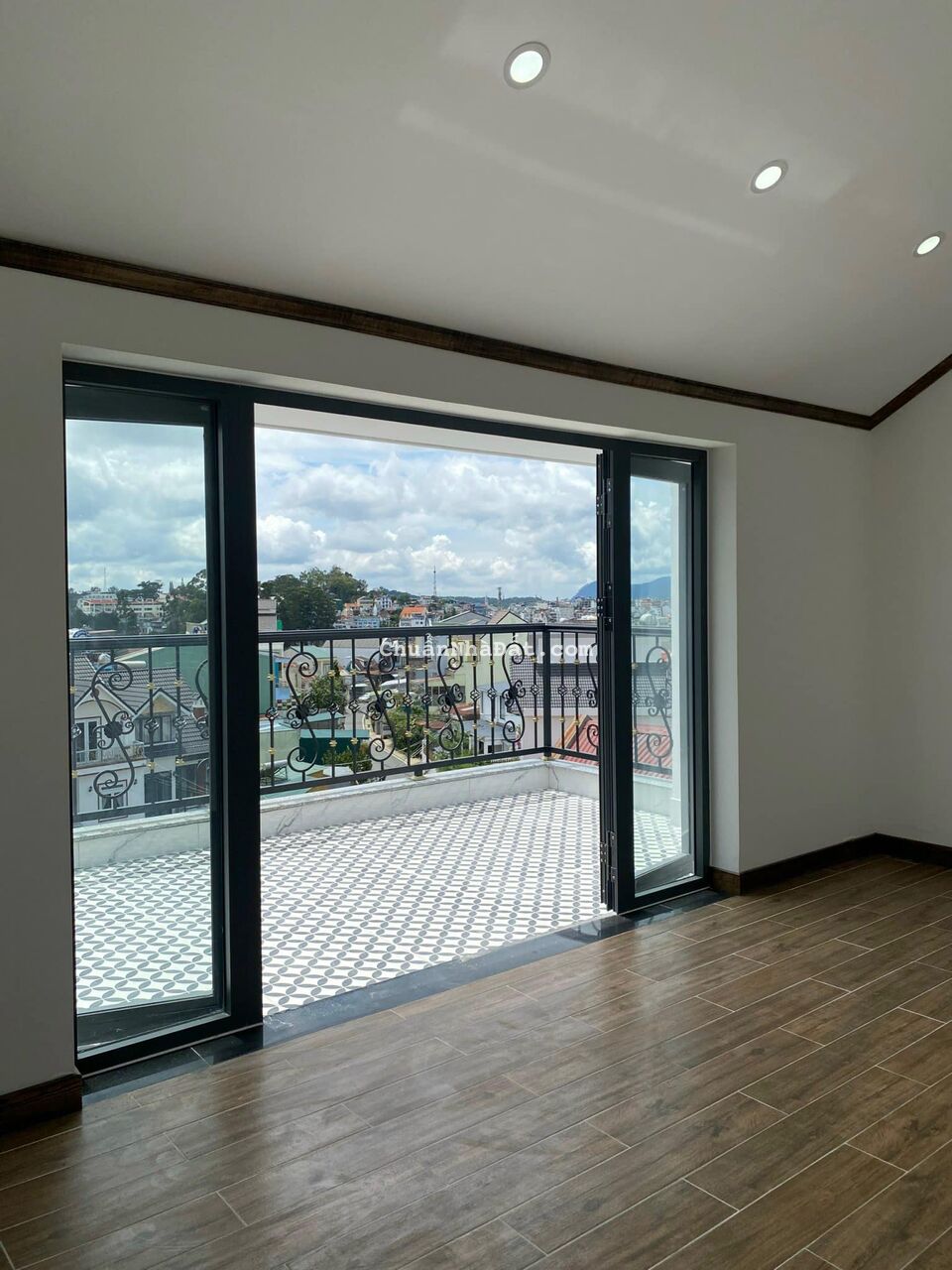 Cần bán căn nhà nguyên căn hẻm xe hơi đường Cổ Loa P2