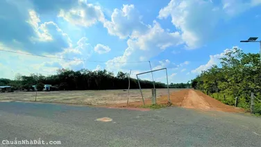 BÁN ĐẤT 1200m2 THỔ CƯ 600M VỊ TRÍ ĐẸP , XÂY NHÀ Ở VÔ TƯ. SÁT CÁC TIỆN ÍCH GIÁ 390 TRIỆU/SỔ