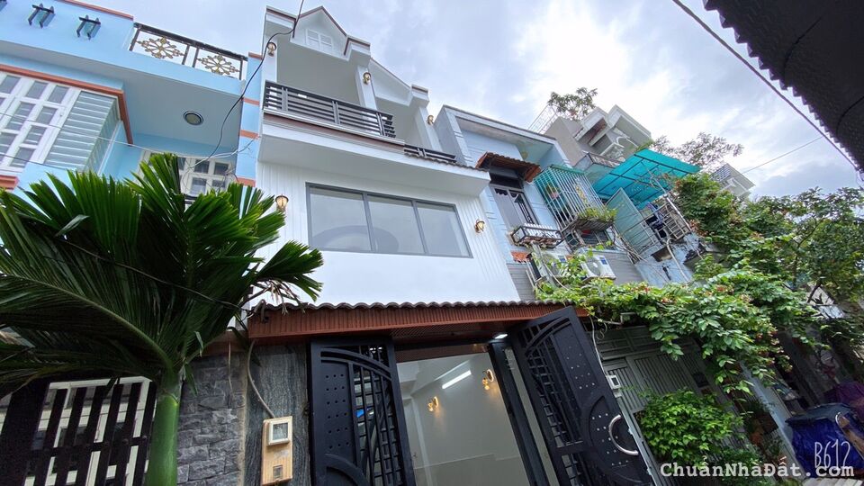 Chuyển CT 2 VCK cần bán nhà đường 19 sau Gigamall Thủ Đức 67m2/1,4 TỶ đầy đủ NT luôn-LH 0906920181