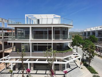 Chính chủ giá hợp lý bán gấp 2 căn nhà phố Thanh Long Bay, vị trí cực đẹp giá thấp hơn CĐT 2 tỷ, 