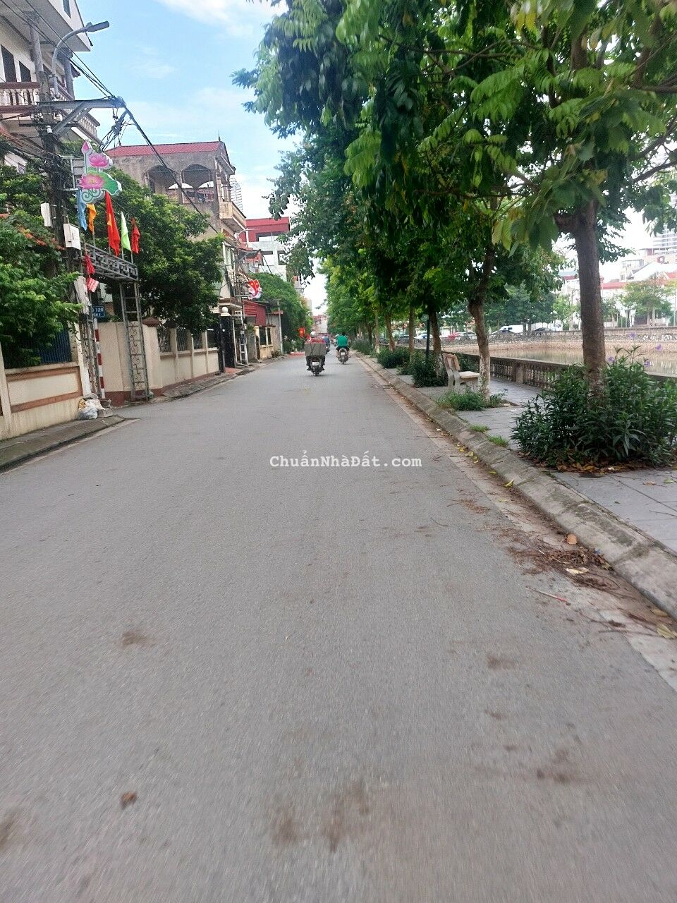 Chục chính Ngọc Chi, Vĩnh Ngọc 81m, MT 5M. Vỉa hè, Kinh doanh, Ô Tô tránh. Gía 10,5 tỷ.