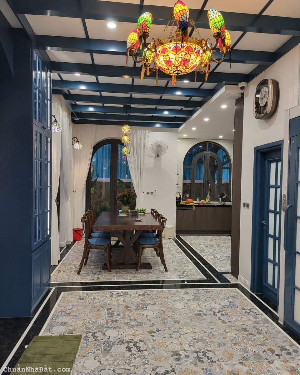 Chính chủ cho thuê căn biệt thự mới full nội thất cao cấp  tiêu chuẩn khách sạn 5 sao cực đẹp 