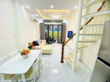 Nhà đẹp Lê Lai Q1, tặng toàn bộ nội thất, 28m2, 3 tầng BTCT, giá 7.45 tỷ TL.