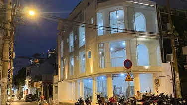 SIÊU HOT! cho thuê CĂN GÓC 2MT Trần Nhật Duật, Q1. 5.3x16.6m, chỉ 7000$