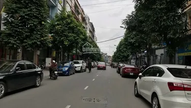 Em cần Bán Căn Biệt Thự Villa Siêu Đẹp View Vườn Hoa Công Viên Yên Hòa Đường Trung Yên D1 H2 .Trung