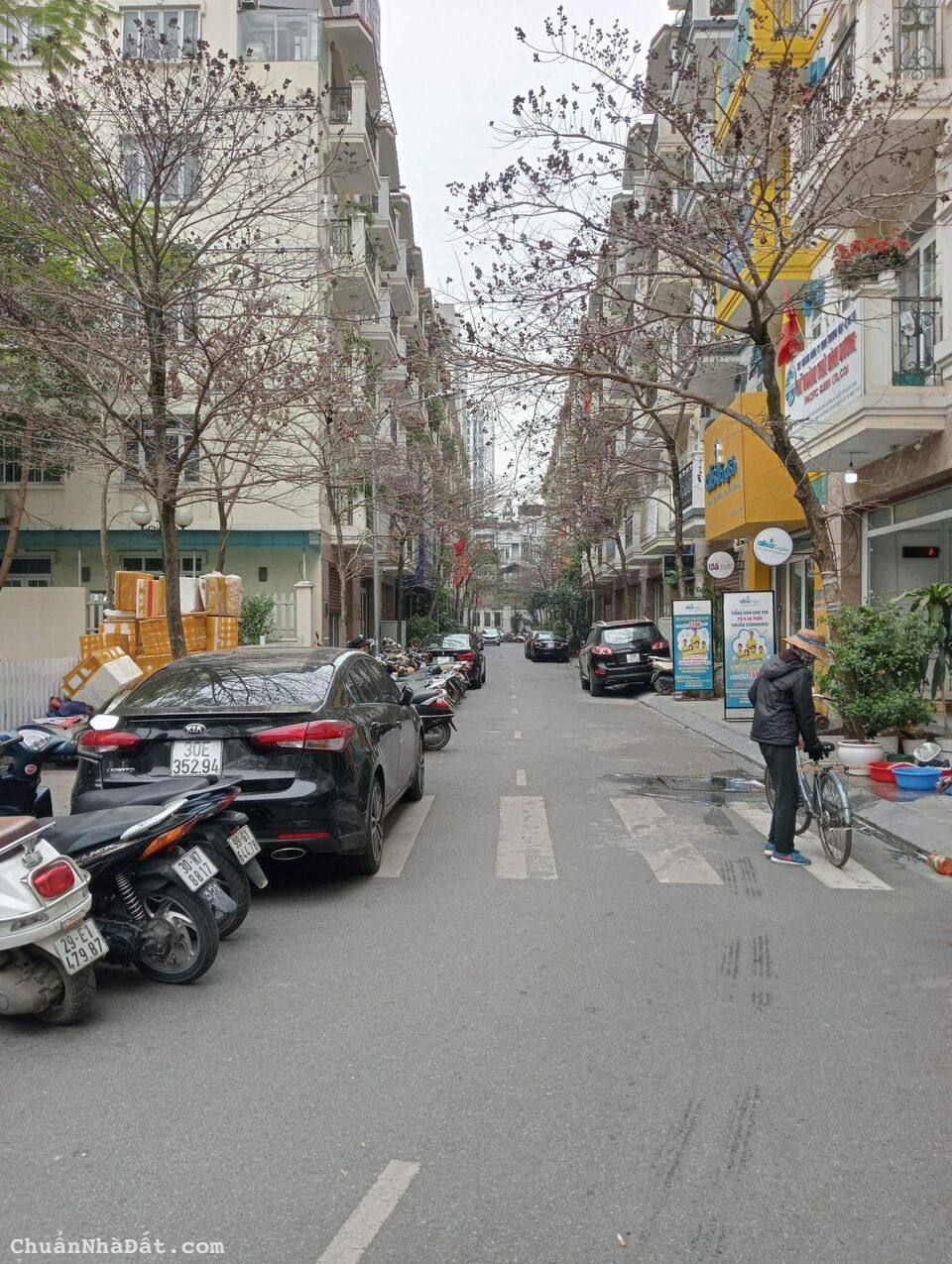 Gia Đình Em Cần Nhà Bán liền kề tổ hợp 173 Xuân Thủy Cầu Giấy Hà Nội, đối diện Đại Học Sư Phạm.