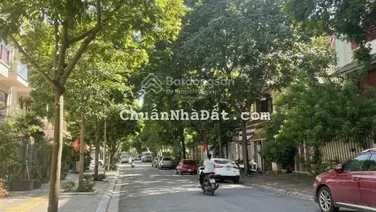 Bán nhà biệt thự, liền kề tại Dự án Toà nhà hỗn hợp Vườn Đào, Tây Hồ, diện tích 256m2 giá 135 tỷ