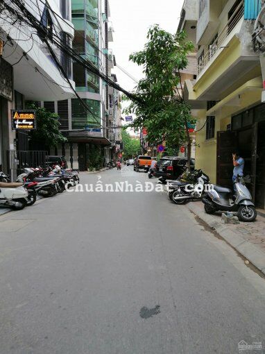 Gia Đình Em cần BÁN GẤP TOÀ 10 TẦNG  Trung Tâm Quận BA ĐÌNH  với diện tích 3000 m2 / Sàn  Gia Đình 