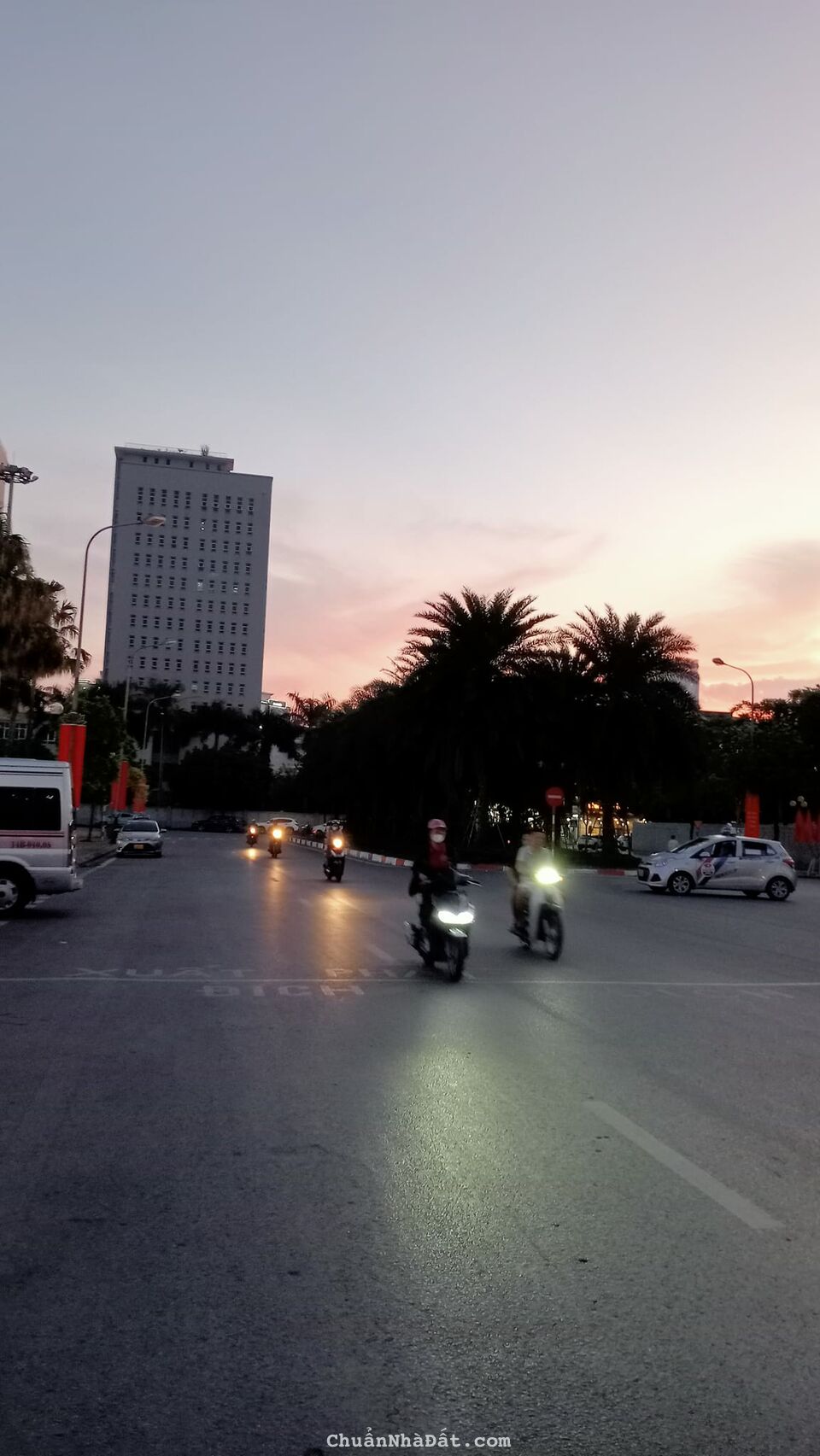 Chính chủ cần bán gấp căn nhà mặt phố Hà Cầu Văn Khê phường Phú La Hà Đông diện tích 140m2 giá 43 t