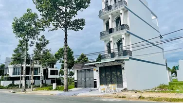 Kẹt vốn kinh doanh cần bán gấp lô góc 102m2 Stella Mega City ngay hồ ánh sáng LH 0915936980