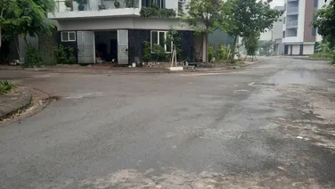 Tôi cần bán gấp đất khu dịch vụ Hòa Bình, Yên Nghĩa, dt 68m2, mt 5.5m, giá nhỉnh 90tr/m2